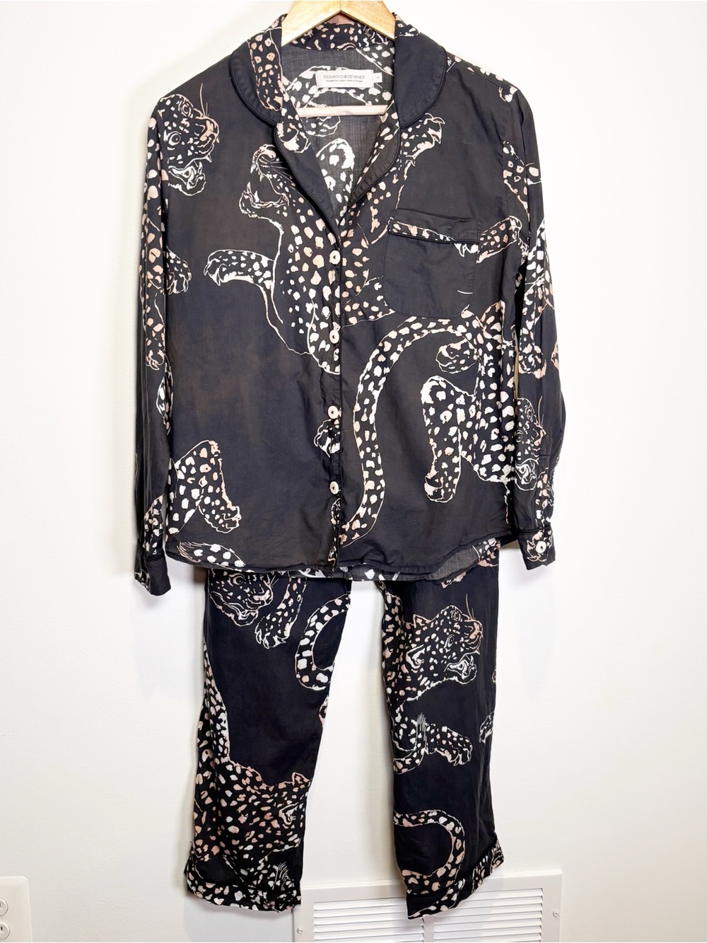 Desmond & Dempsey Leopard Pajamas Set